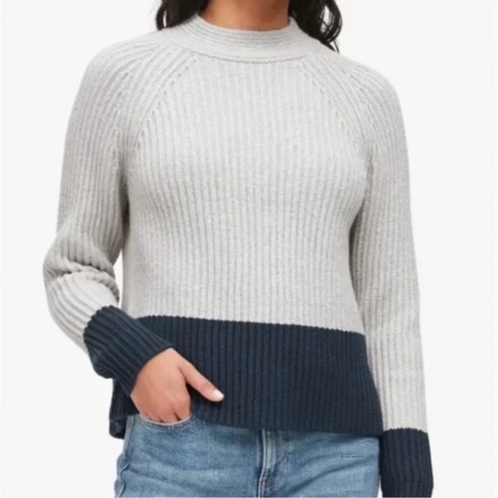 Banana Republic NWOT Mock Neck Sweater